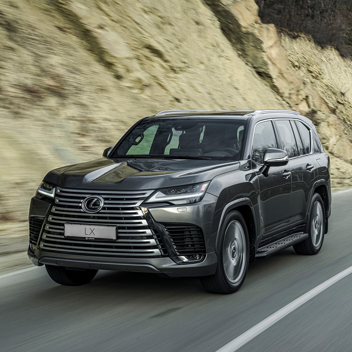Lexus LX600