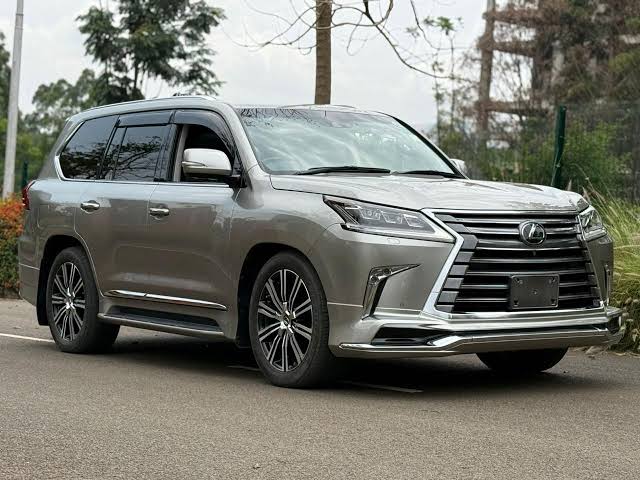 Lexus LX570